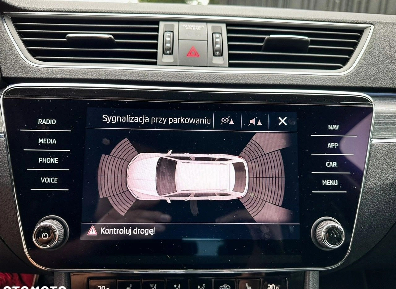 Skoda Superb cena 107777 przebieg: 98000, rok produkcji 2020 z Zawadzkie małe 562